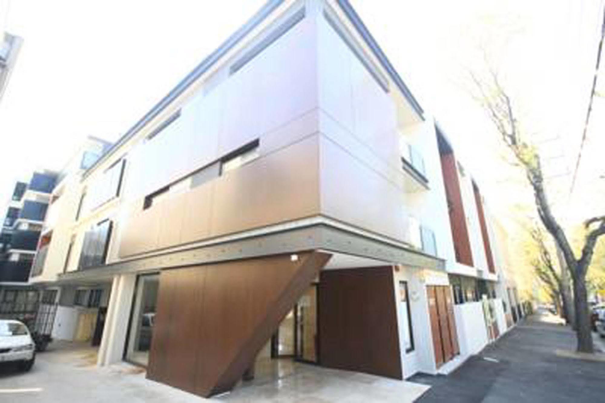 Rnr Serviced Apartments North Мельбурн Экстерьер фото